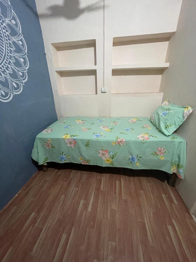 Indra Paying Guest House Varanasi Exterior foto