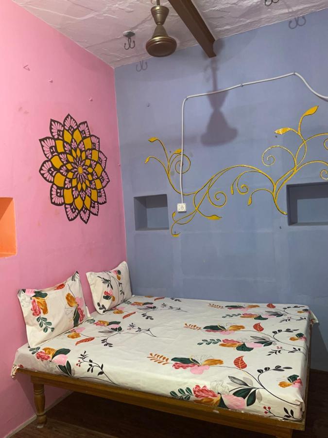 Indra Paying Guest House Varanasi Exterior foto